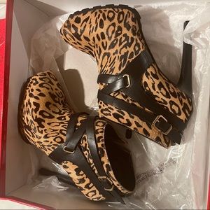 New Guess Leopard Print Boot Heels (stilettos)